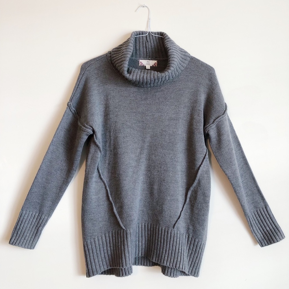 Sleek Grey Turtleneck - NEW